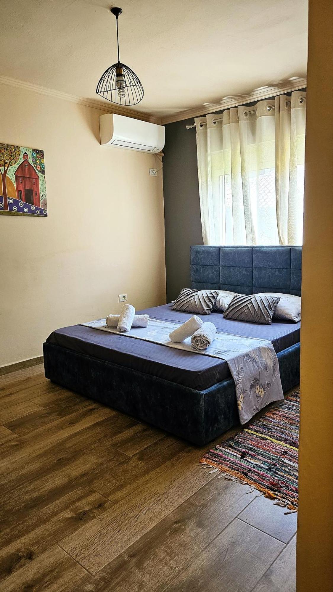 Dua'S Apartment Tirana Esterno foto
